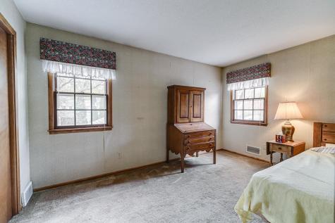 1721 Rhode Island Avenue N Golden Valley MN 55427