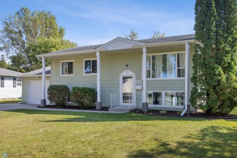 2118 17th Street S Moorhead MN 56560