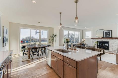 13722 Arrowhead Way Rosemount MN 55068