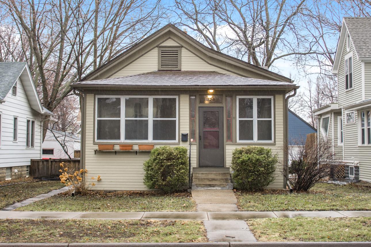 828 Armstrong Avenue Saint Paul MN 55102