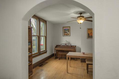 828 Armstrong Avenue Saint Paul MN 55102