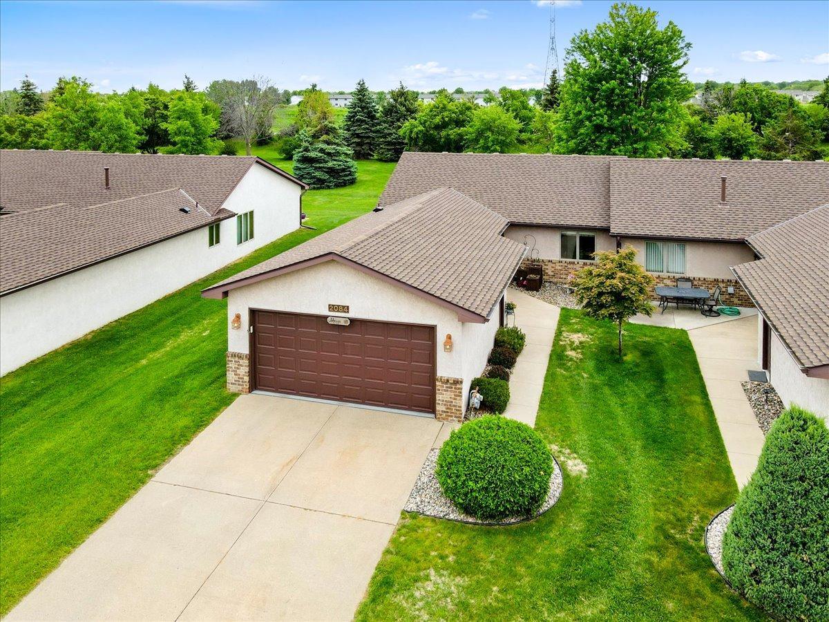 2084 Vierling Drive E Shakopee MN 55379