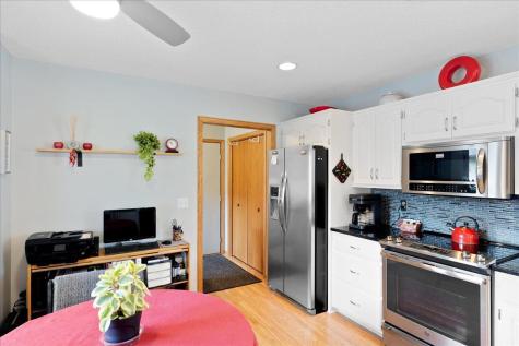 2084 Vierling Drive E Shakopee MN 55379