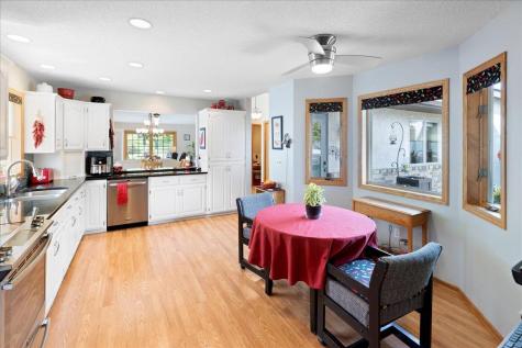 2084 Vierling Drive E Shakopee MN 55379