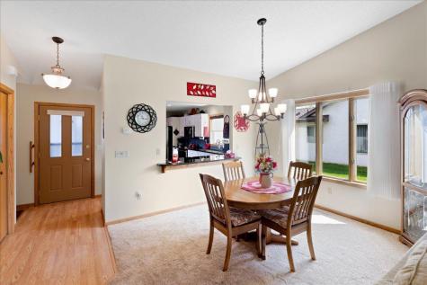 2084 Vierling Drive E Shakopee MN 55379