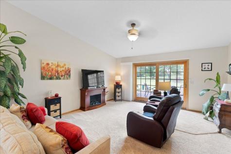 2084 Vierling Drive E Shakopee MN 55379