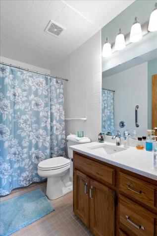 2084 Vierling Drive E Shakopee MN 55379
