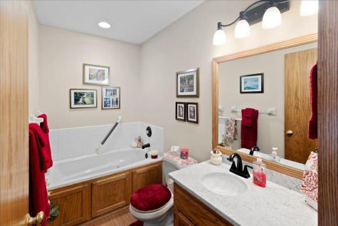 2084 Vierling Drive E Shakopee MN 55379