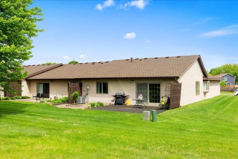 2084 Vierling Drive E Shakopee MN 55379