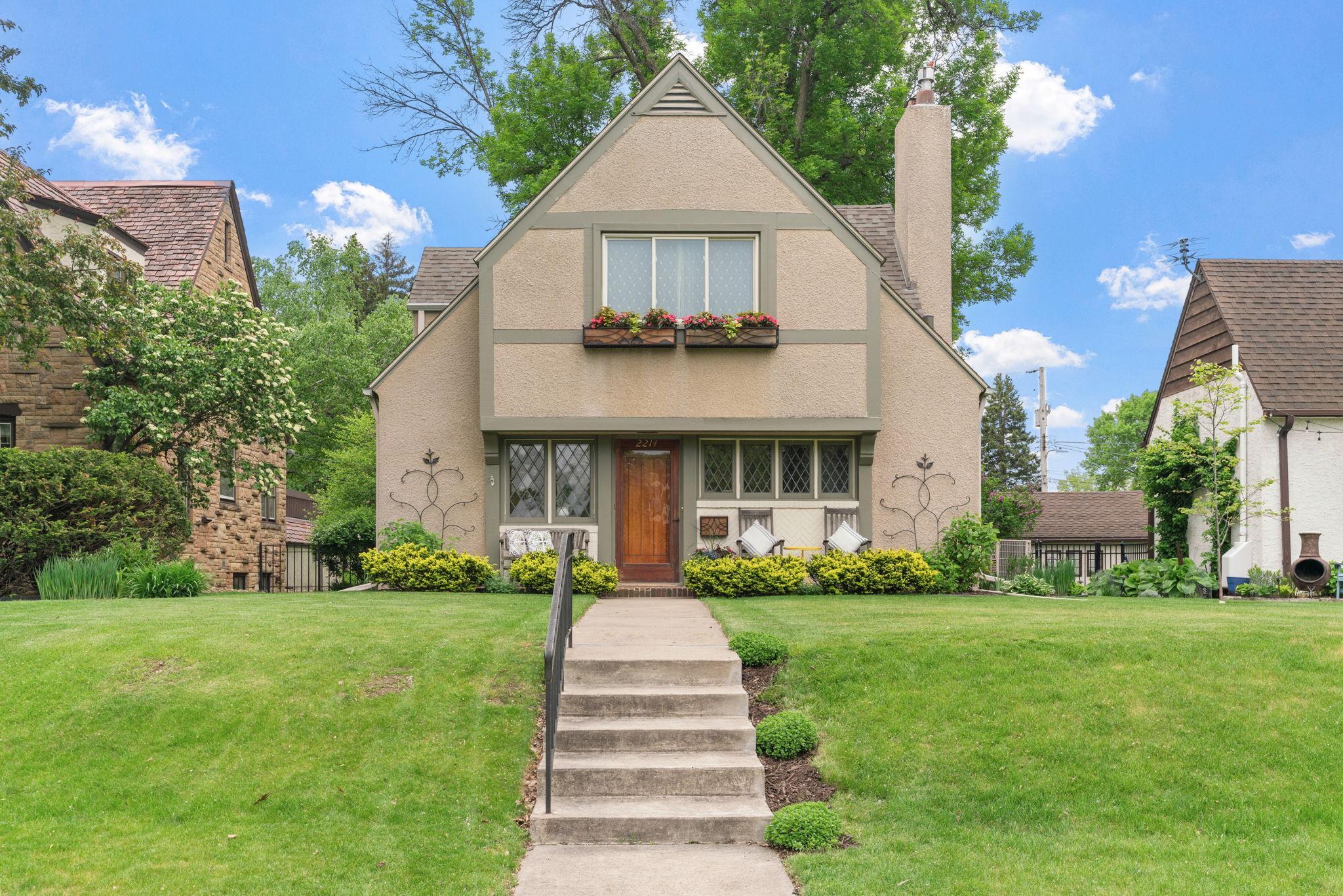 2214 Saint Anthony Parkway Minneapolis MN 55418