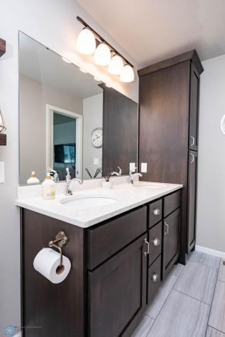 5828 58th Avenue S Fargo ND 58104