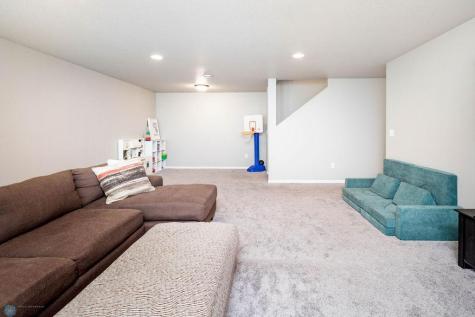 5828 58th Avenue S Fargo ND 58104