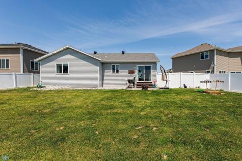 5828 58th Avenue S Fargo ND 58104