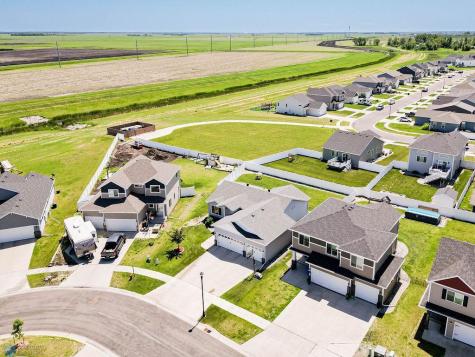 5828 58th Avenue S Fargo ND 58104