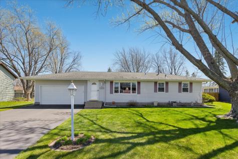 4033 82ND Avenue N Brooklyn Park MN 55443