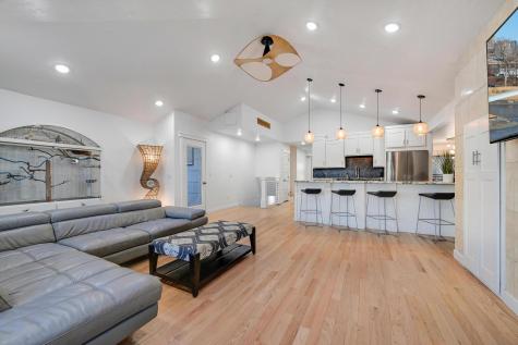 19860 Cottagewood Road Deephaven MN 55331