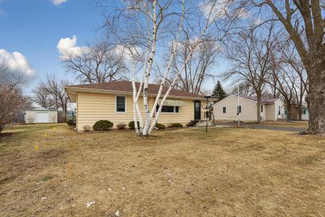 107 21st Avenue NW Faribault MN 55021