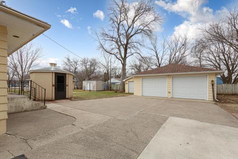 107 21st Avenue NW Faribault MN 55021