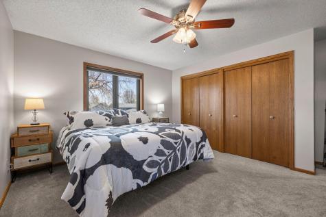 1286 Emerald Lane Shakopee MN 55379