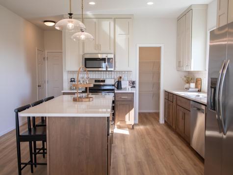 6776 Deer Creek Loop S Horace ND 58047