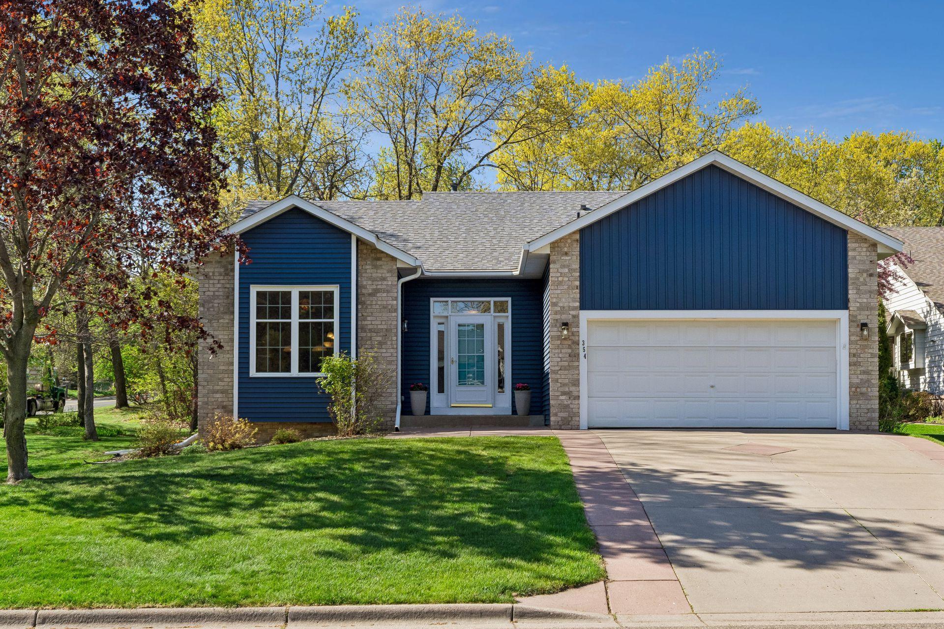 354 East Avenue Circle Mahtomedi MN 55115