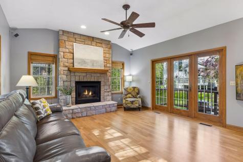 354 East Avenue Circle Mahtomedi MN 55115