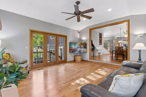 354 East Avenue Circle Mahtomedi MN 55115