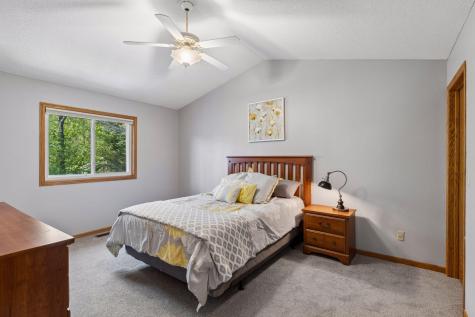 354 East Avenue Circle Mahtomedi MN 55115