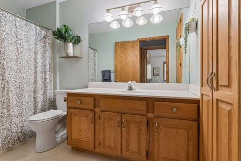 354 East Avenue Circle Mahtomedi MN 55115