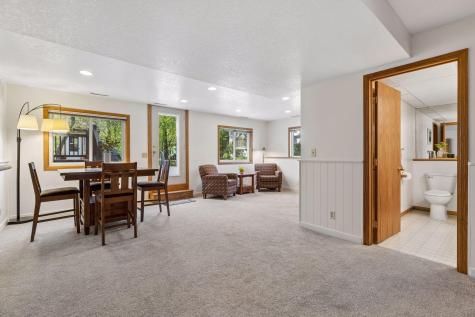 354 East Avenue Circle Mahtomedi MN 55115