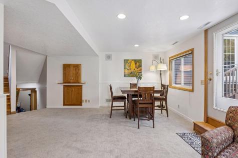 354 East Avenue Circle Mahtomedi MN 55115