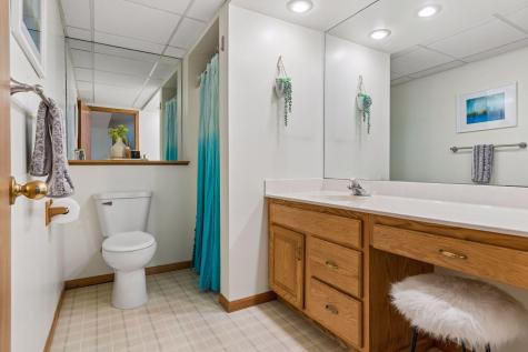 354 East Avenue Circle Mahtomedi MN 55115