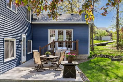 354 East Avenue Circle Mahtomedi MN 55115
