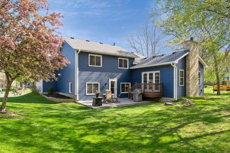 354 East Avenue Circle Mahtomedi MN 55115