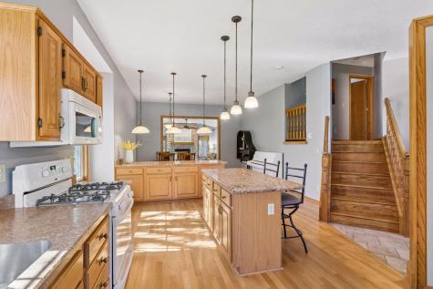 354 East Avenue Circle Mahtomedi MN 55115
