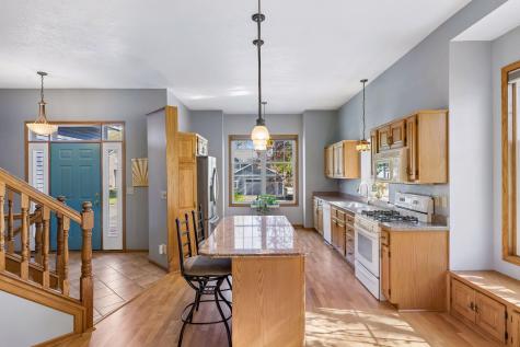 354 East Avenue Circle Mahtomedi MN 55115