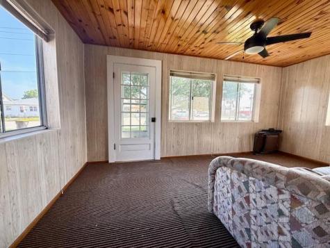 307 Main Street E Caledonia MN 55921