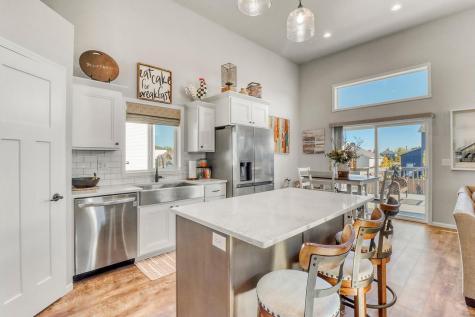 3712 S 49th Street Street Fargo ND 58104