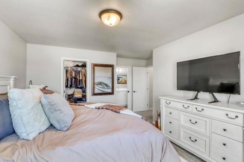 3712 S 49th Street Street Fargo ND 58104