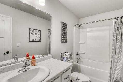 3712 S 49th Street Street Fargo ND 58104