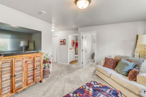 3712 S 49th Street Street Fargo ND 58104