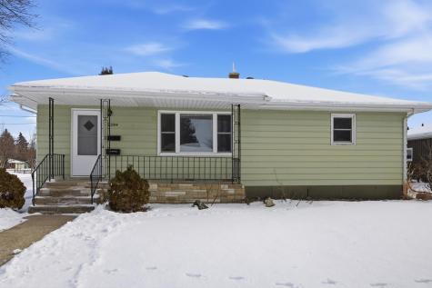 2204 7th Street S Moorhead MN 56560