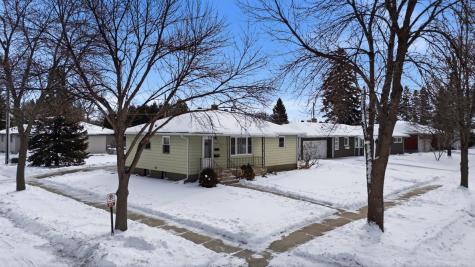 2204 7th Street S Moorhead MN 56560