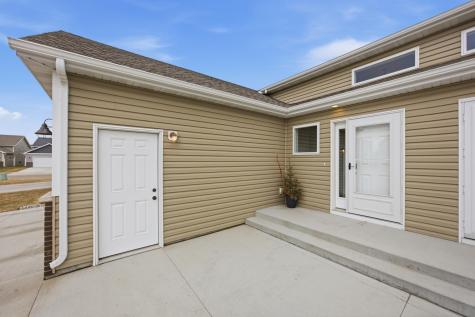 2581 66th Avenue S Fargo ND 58104
