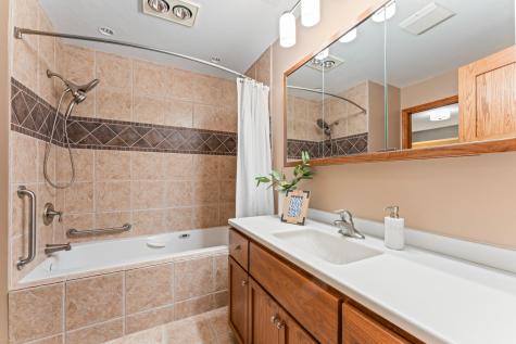 3890 Wells Lake Way Faribault MN 55021