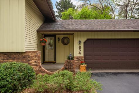 654 Tanglewood Drive Shoreview MN 55126