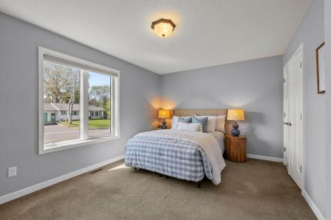 319 Bellwood Avenue Maplewood MN 55117