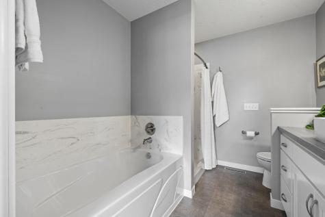319 Bellwood Avenue Maplewood MN 55117