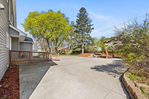 319 Bellwood Avenue Maplewood MN 55117