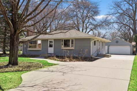 1988 Eldridge Avenue W Roseville MN 55113